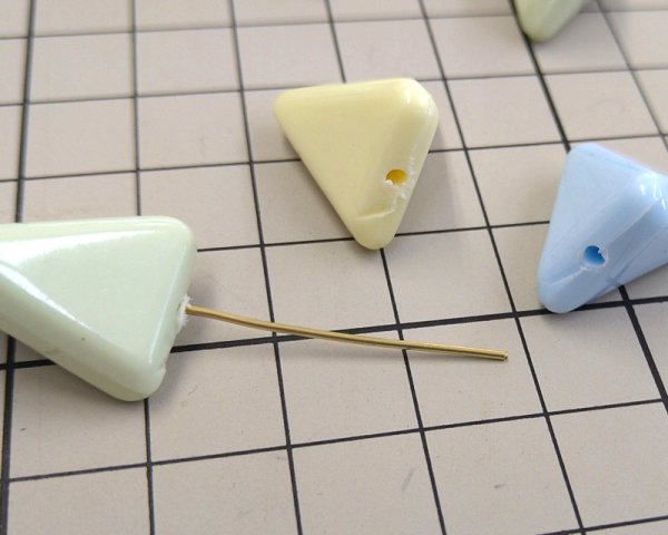 画像2: ヴィンテージ/ドイツ/プラスチック/トライアングル/ペールグリーン(1個) (2)