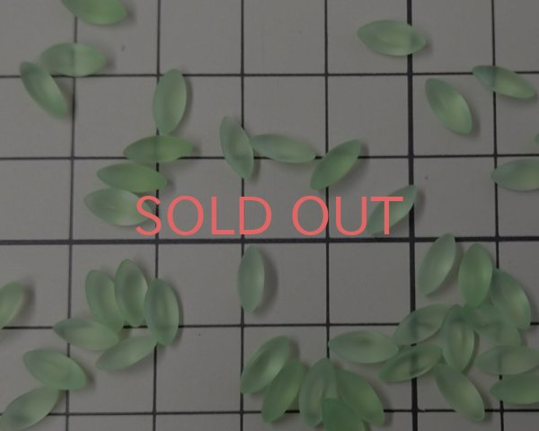 画像2: ヴィンテージ/ドイツ/ナベット/フロストペリドット/8×4mm(2個) (2)