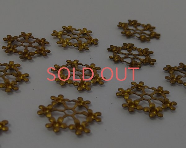 画像2: ヴィンテージ/ブラススタンピング/6輪フラワーパーツ (1個)　 (2)