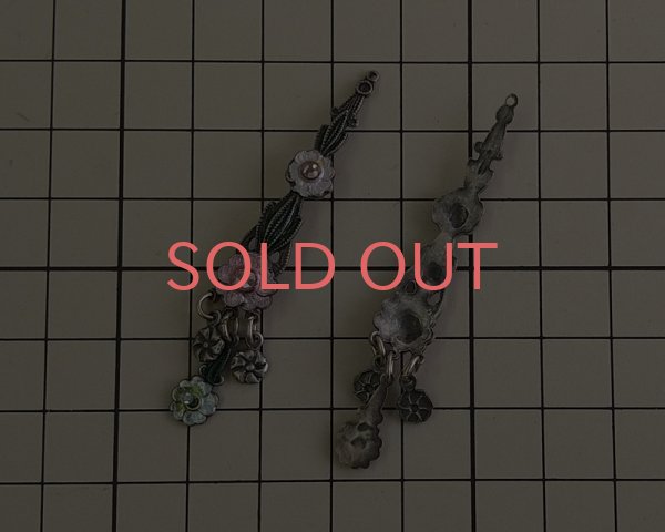 画像2: ヴィンテージ/メタルフラワードロップ(1個) (2)