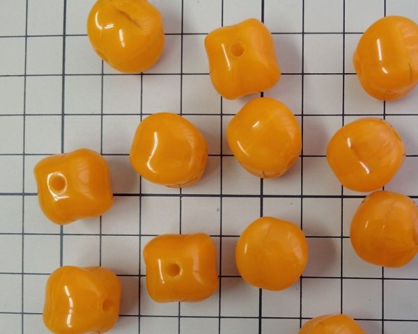 画像3: チェコガラスビーズ/ラージパフスクエア/オレンジマーブル/約15mm(1個) (3)