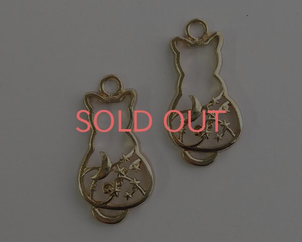 画像1: メタルチャーム/猫と月星/ライトゴールド(1個) (1)