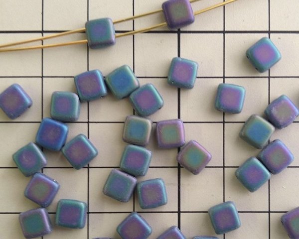 画像2: チェコガラスビーズ/2ホールタイル/マットピーコックミックス(10個） (2)