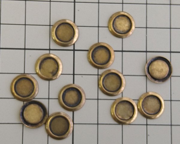 画像2: ブラス皿/7mmラウンド用/金古美(1個) (2)