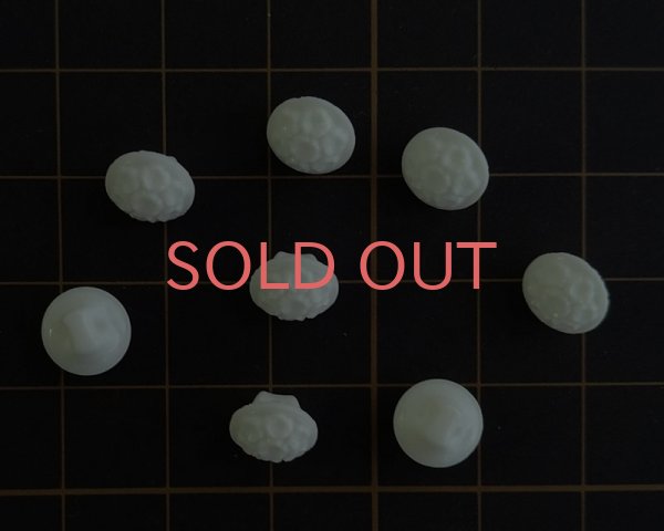 画像2: ヴィンテージ/日本/ガラスボタン/ホワイト/フラワーズ/約8mm（1個） (2)