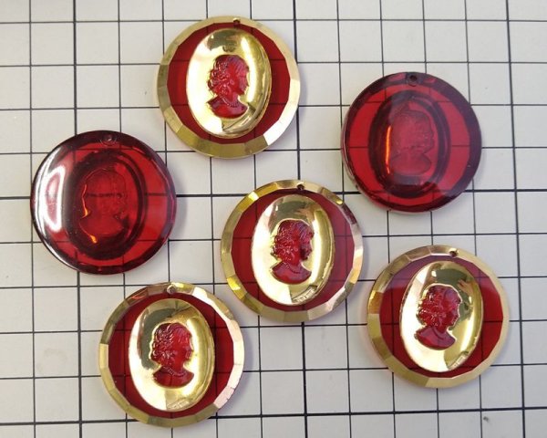 画像4: ns210/ヴィンテージ/ドイツ/ガラスカメオペンダント/レッド×ゴールド(1個) (4)