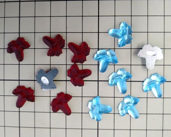 画像2: ns215/ヴィンテージ/ドイツ/ガラスカボション/トランペットフラワー/フロストブルー（1個） (2)