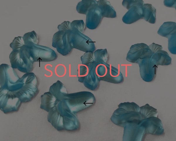 画像3: ns215/ヴィンテージ/ドイツ/ガラスカボション/トランペットフラワー/フロストブルー（1個） (3)