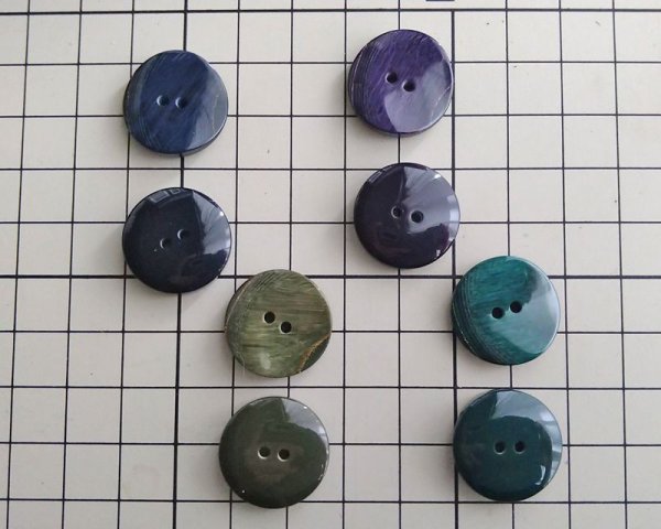 画像3: デッドストック/日本/プラスチックボタン/カーブラウンド/20mm(1個) (3)