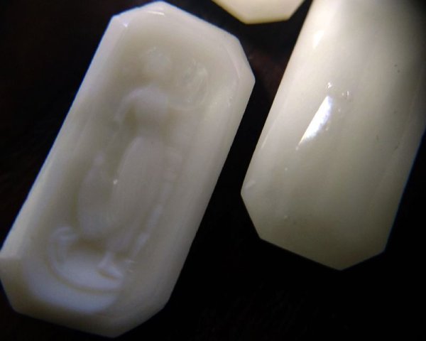 画像3: ns219/ヴィンテージ/ドイツ/ガラスストーンレリーフ/オクタゴン/クリーム/約16×8mm(1個) (3)