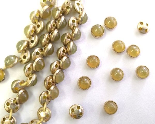 画像2: アンティーク/チェコ/縫い付け用パーツ/ウランガラス/約5mm(1個) (2)