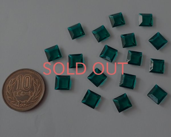 画像2: ヴィンテージ/ガラス/オーストリア/スクエア/エメラルド/8mm（1個） (2)