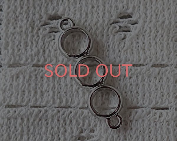 画像1: レジン用空枠/ラウンドコネクター/ニッケル(1個) (1)