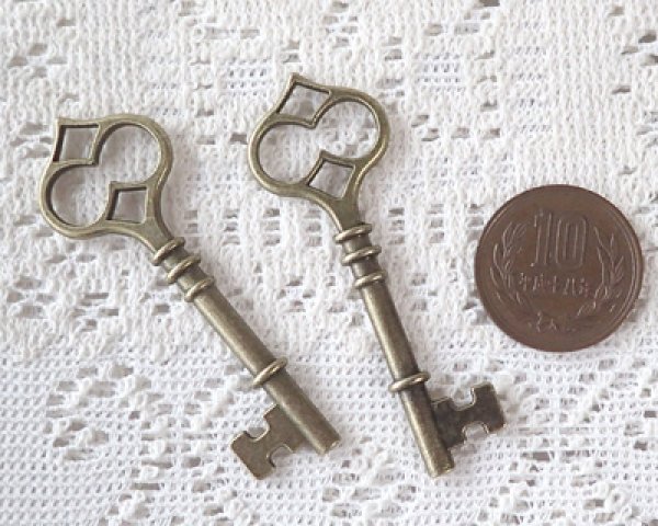 画像2: メタルチャーム/ラージキーB/約60mm(2個) (2)