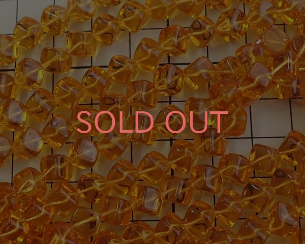 画像2: チェコガラスビーズ/ダイアゴナルキューブ/トパーズ/8mm(10個) (2)