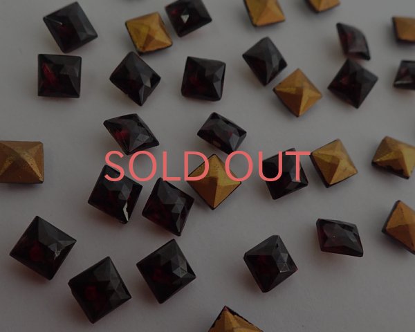 画像2: ヴィンテージ/ドイツ/ガラスストーン/クッションカットガーネット/6mm（2個） (2)