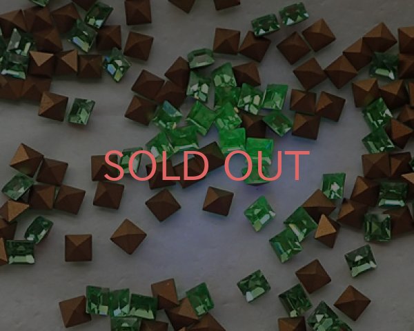 画像2: ヴィンテージ/スワロフスキー/#4401/ペリドット/4mm(4個) (2)