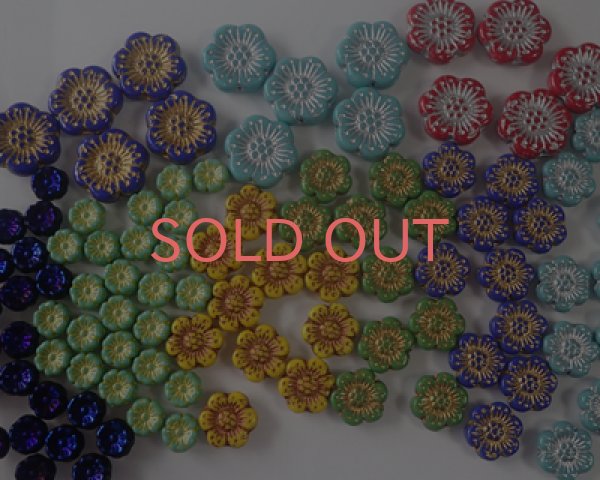 画像3: チェコガラスビーズ/6ペタルフラワー/14mm/グリーン×ゴールド(2個) (3)