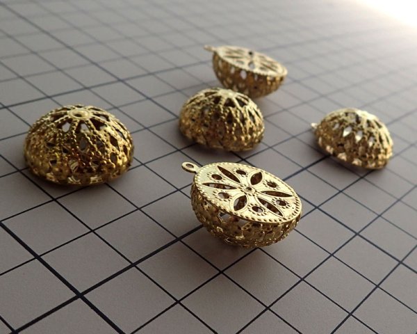 画像3: デッドストック/ブラス/USA/レースドームチャーム(2個) (3)