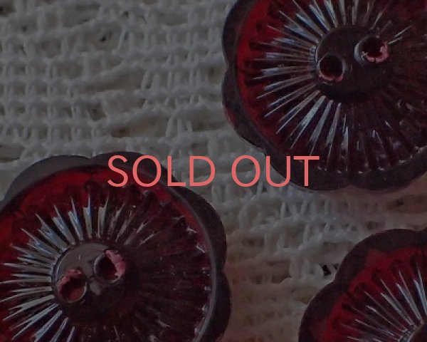 画像5: ヴィンテージ/プラスチック/イギリス/ダークレッドフラワーボタン(1個) (5)