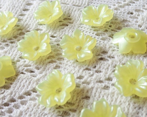 画像2: ヴィンテージ/ドイツ/プラスチック/フラワーG/グロッシーイエロー(2個) (2)