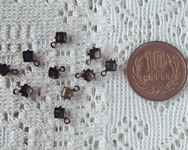 画像2: 4mmスクエア用/ブラスセッティング/クローズドバック/1リング/金古美(1個) (2)