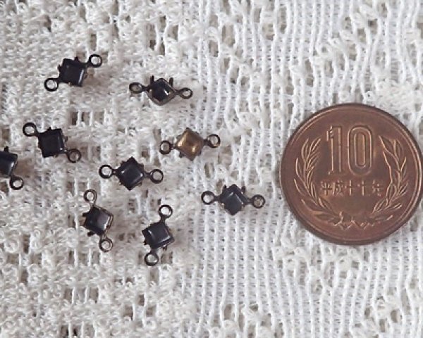 画像2: 4mmスクエア用/ブラスセッティング/クローズドバック/2リング/金古美(1個) (2)