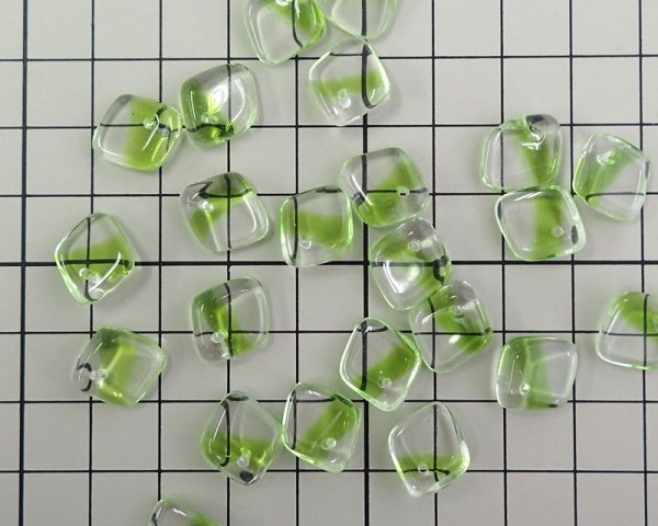 画像2: チェコガラスビーズ/ダイヤドロップ/クリア×グリーン/約14mm(2個) (2)