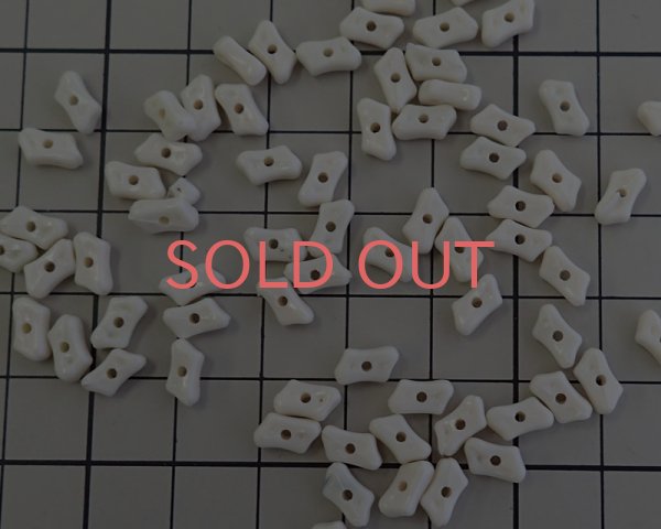 画像2: ヴィンテージ/ドイツ/プラスチック/四辺形ロンデル/アイボリー（10個） (2)