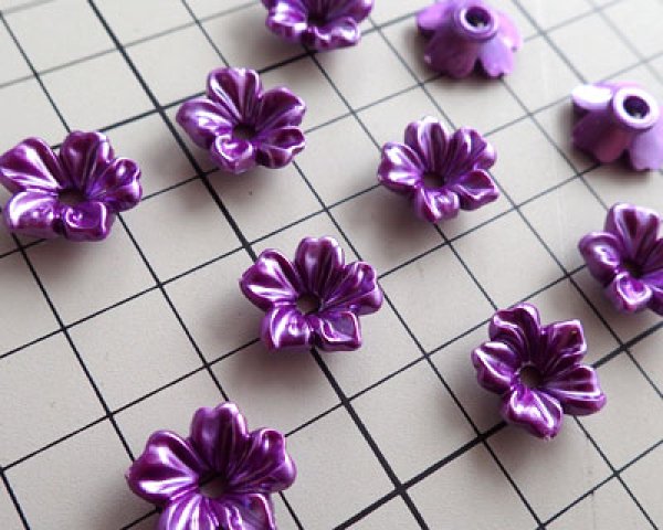 画像2: ヴィンテージ/ドイツ/プラスチック/フラワーG/パープルパール(2個) (2)