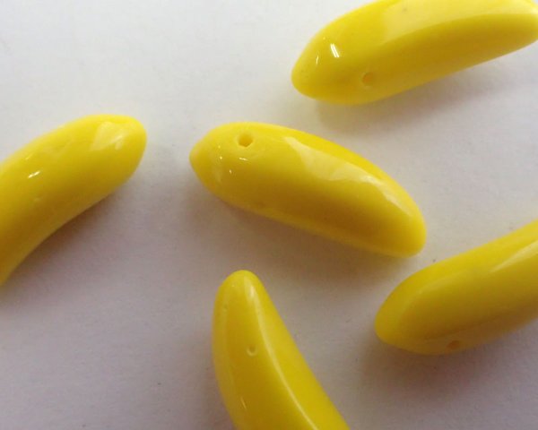 画像2: チェコガラスビーズ/バナナ(2個) (2)