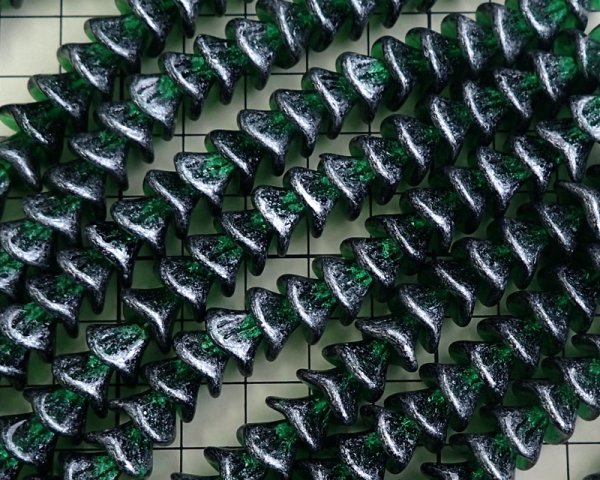 画像2: チェコガラスビーズ/スリーペタルフラワー/グリーンシルバーダスト(4個) (2)