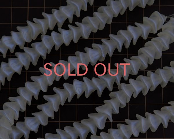 画像2: チェコガラスビーズ/スリーペタルフラワー/ブルーグロウクリスタル(4個) (2)