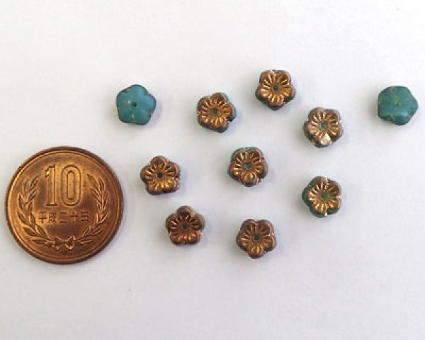 画像3: チェコガラスビーズ/フラットパフフラワー/マットアポロターコイズ(10個) (3)