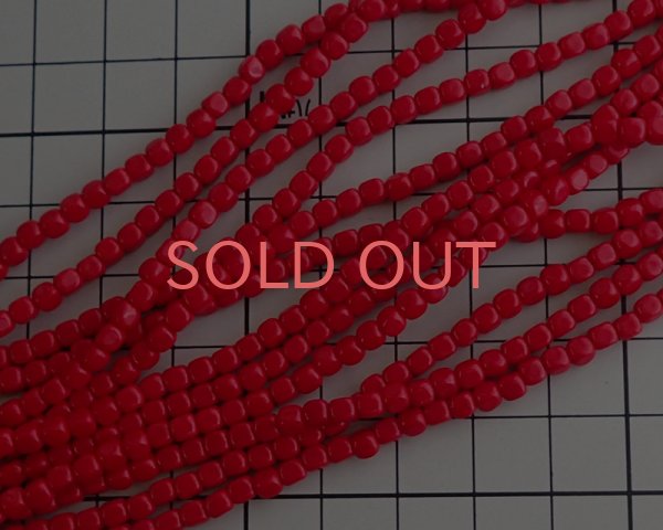 画像2: チェコガラスビーズ/オペークレッド/キューブ/4mm(45個) (2)