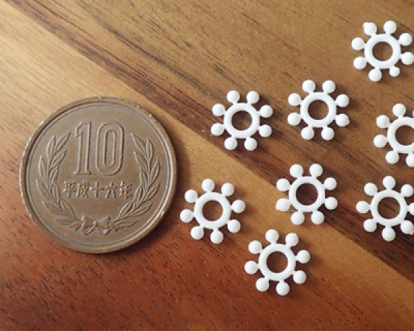 画像2: ヴィンテージ/ドイツ/プラスチック/フラワーg1/ホワイト(6個) (2)