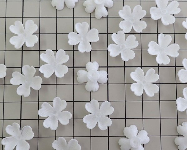 画像2: ヴィンテージ/ドイツ/プラスチックパーツ/ハナミズキ(1個) (2)