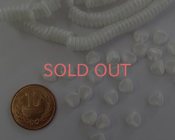 画像2: チェコガラスビーズ/ローズペタル/スノウ/8mm(10個) (2)