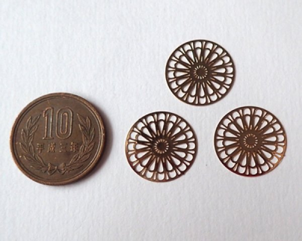 画像2: 銅製透かしパーツ/ラウンドフラワーA(2枚) (2)