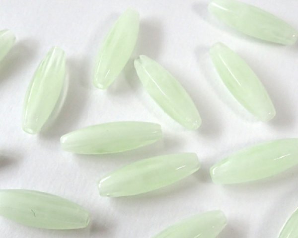 画像2: プラスチックビーズ/六面体チューブ/ライトグリーンマーブル(10個) (2)