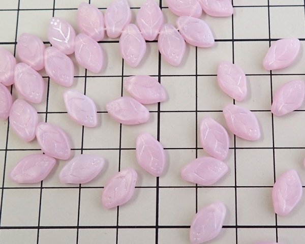 画像2: チェコガラスビーズ/リーフ/マットピンク(10個) (2)