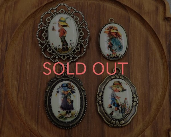 画像4: ヴィンテージ/ドイツ/プラスチックカボション/ホリーホビー/フラワー/25×18mm(1個) (4)