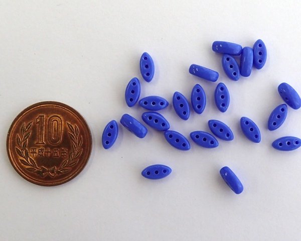 画像2: チェコガラスビーズ/3ホール/オペークブルー(10個) (2)