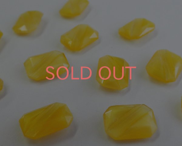 画像2: ヴィンテージ/オクタゴンガラスストーン/イエローマーブル/14×10mm(1個) (2)