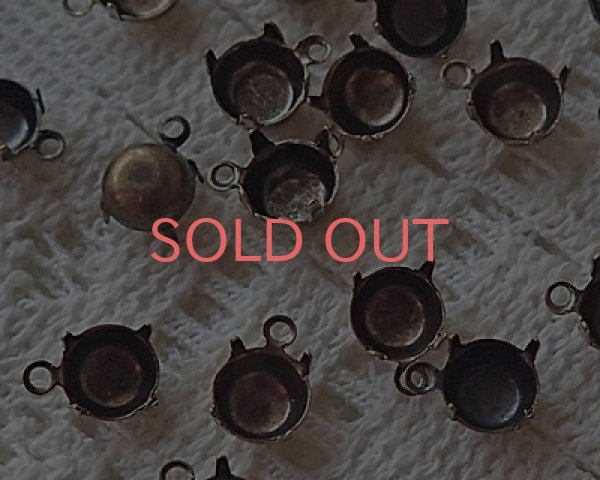 画像1: 29ss用/ブラスセッティング/クローズドバック/金古美(1個) (1)