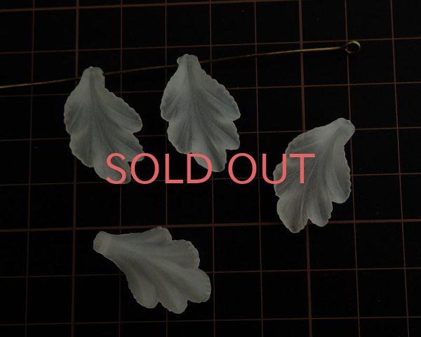 画像2: ヴィンテージ/ドイツ/ルーサイト/ライトピンクロストリーフペンダント（1個） (2)