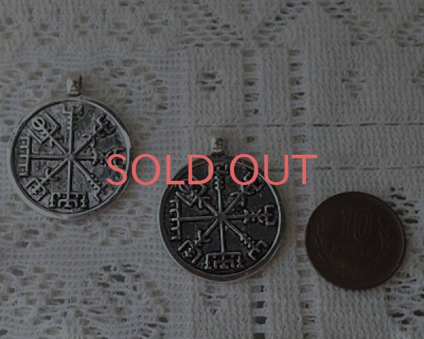 画像2: /メタルチャーム/ヴェグヴィシル/銀古美(1個) (2)