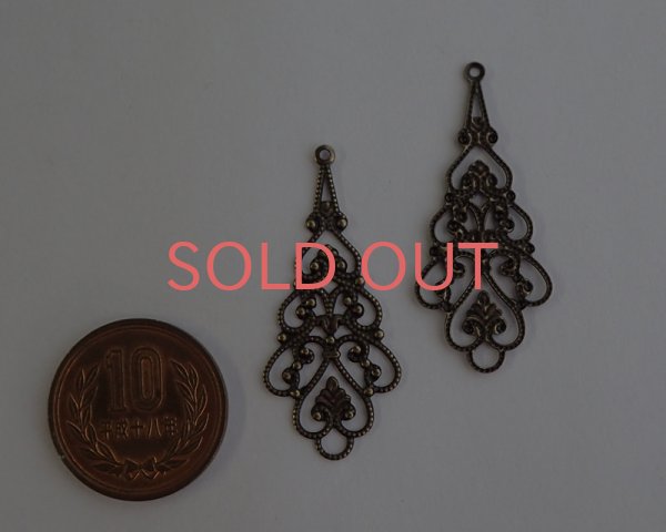 画像2: ブラスチャーム/フローラルドロップ/金古美（2個） (2)