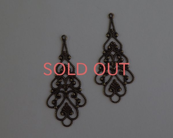 画像1: ブラスチャーム/フローラルドロップ/金古美（2個） (1)