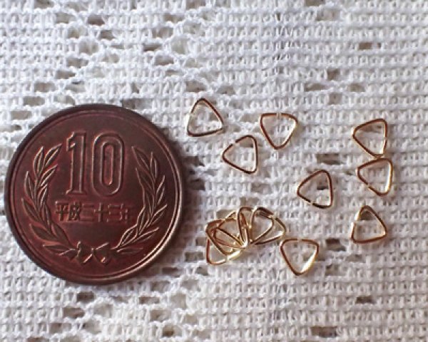 画像2: 三角カン/ライトゴールド/5mm(20個) (2)